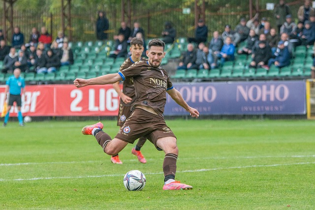 蒂尔潘生涯执法欧冠共判31粒点球，成为欧冠判点最多的主裁